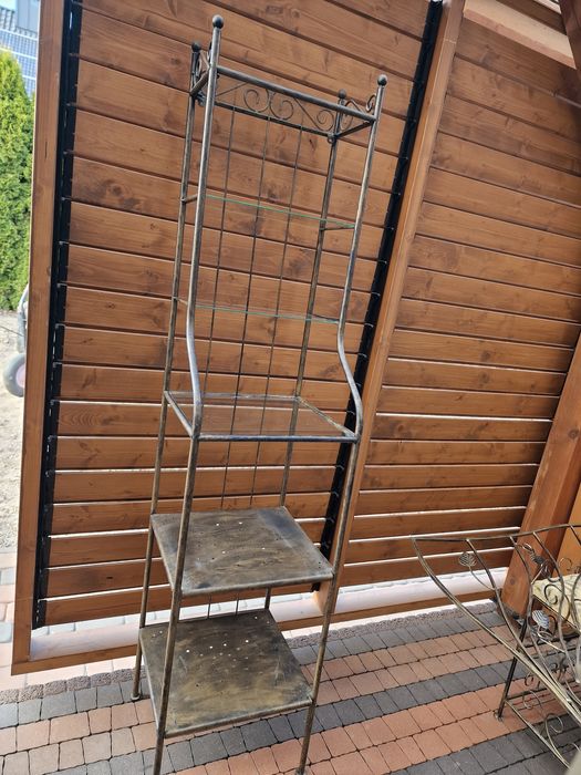Regał metalowy IKEA RÖNNSKÄR – Styl Retro z patyną