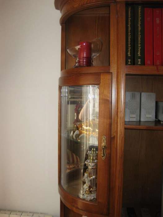 Móvel para Sala de Estar ou Jantar em Carvalho