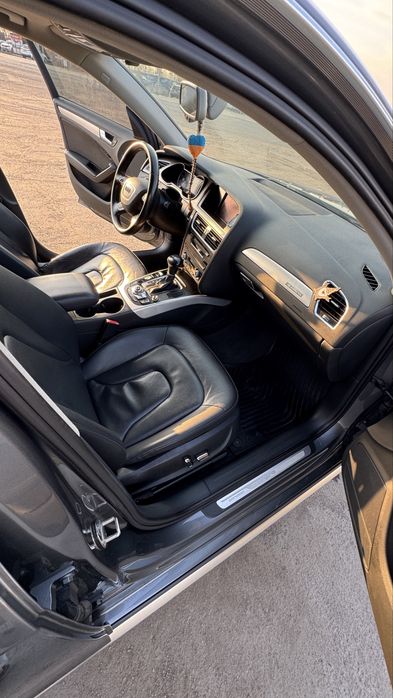 Продам автомобіль Ауді Б8 / Audi A4 Allroad 2013