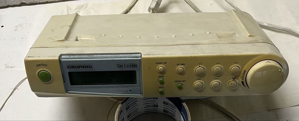 Radio budzik Grundig