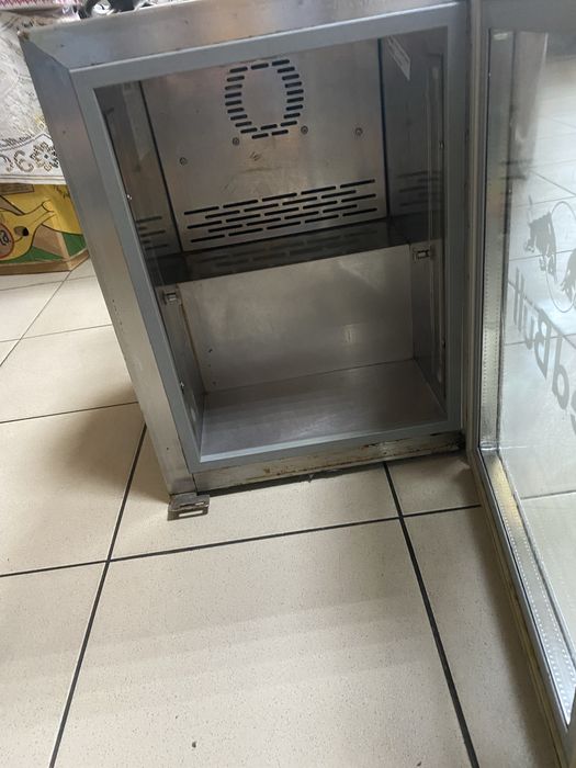 Холодильник Red Bull