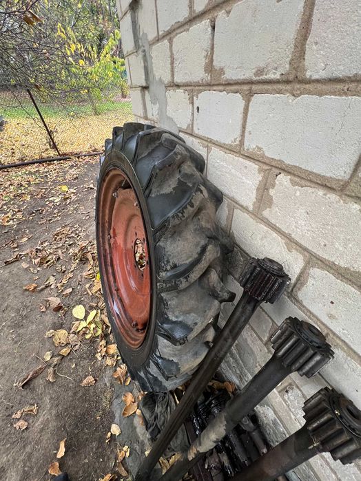 Колесо на трактор т 25 або сівалки СЗ 3,6