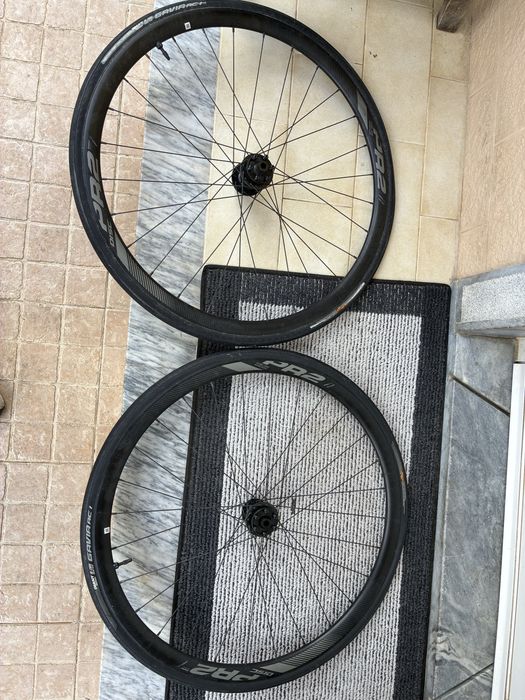 Rodas Giant PR2 Disc 700C Tubeless Ready – Excelente Estado