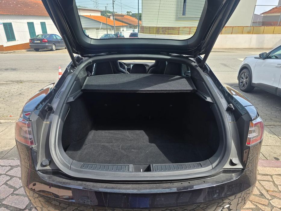 Tesla Model S P90D465784420131164167