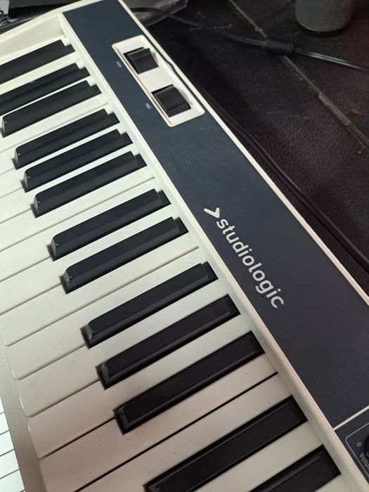 Teclado studiologic numa compact