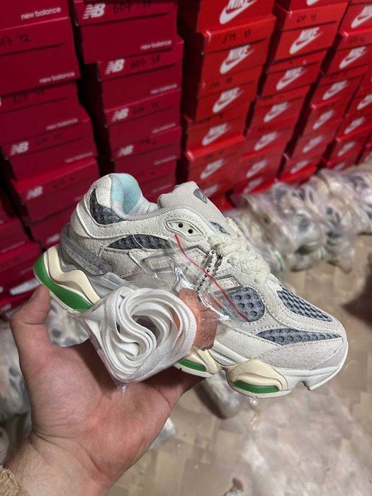 36-45 New Balance 9060 Bricks & Wood