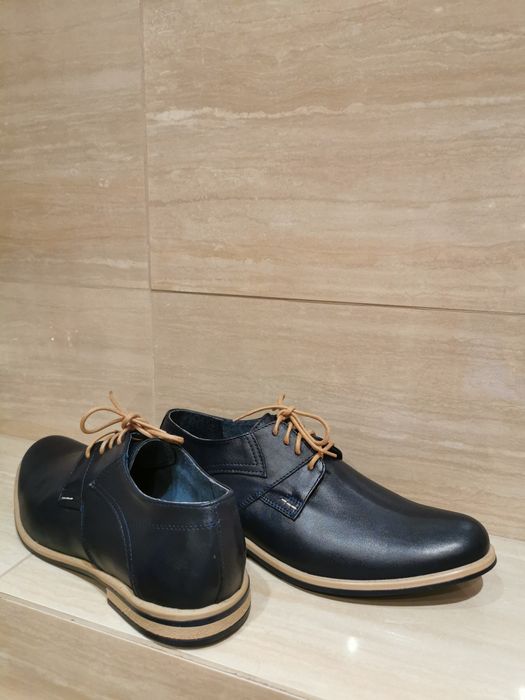 Buty nowe 39 ze skóry naturalnej