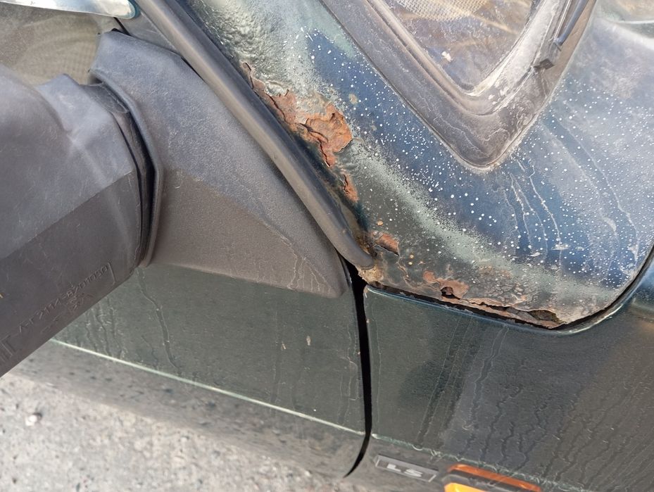 ВАЗ 21083 інжектор 2001 року.