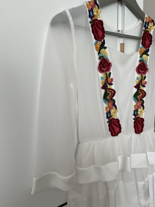 Жіноча сукня з машинною вишивкою бренду Isabel Garcia