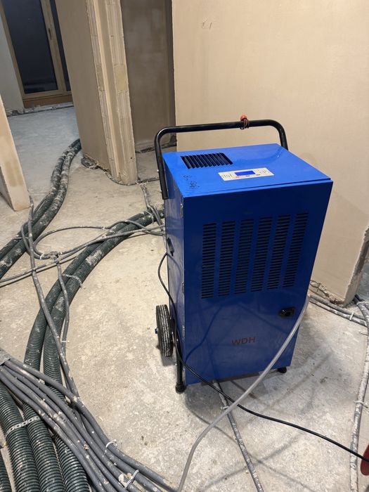 Osuszacz powietrza wynajem osuszanie domów po zalaniu usuwanie wilgoci