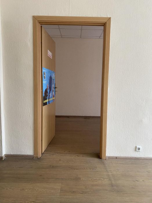 Оренда офісу на вул. Євгенія Сверстюка,23 на 234.9 м², від власника