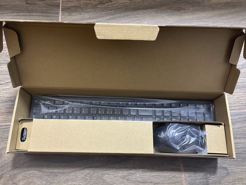 Teclado + rato Dell KM5221W sem fios