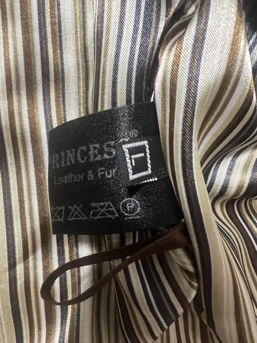 Шкіряна жіноча куртка