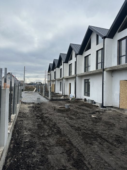 Таунхаус 58 м² + дворик 25 м² | Без комісії | Військбуд