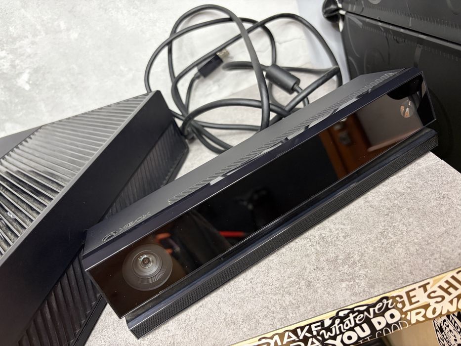 Xbox One + pad + Kinect + 8 gier | Forza, NFS, GRID