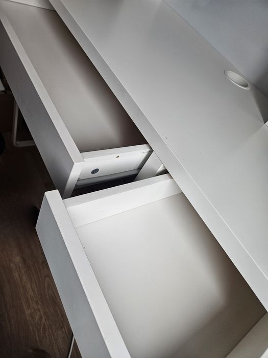 Biurko Micke Ikea z nadstawką