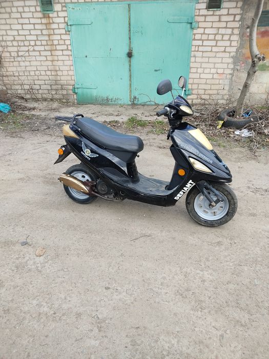 Продам скутер дефиант