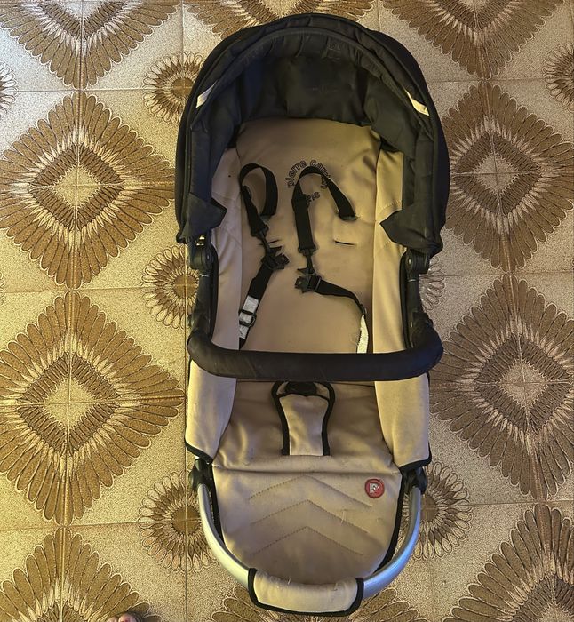 Vendo carrinho de bebé (Pierre Cardin)
