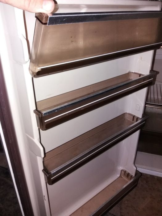 Продам маленький холодильник