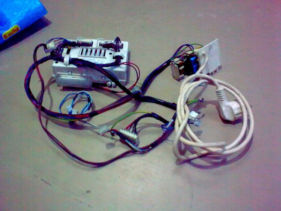 Плата управления модуль, мозги  Indesit WISN 82. плата индикации