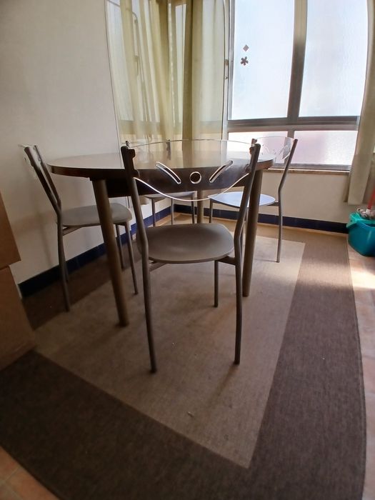 Mesa redonda (Diâmetro 115cm) - Estilo Moderno
