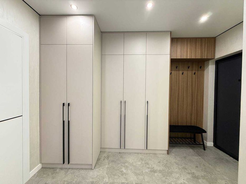 укомплектована велика 1 кімнатна квартира!