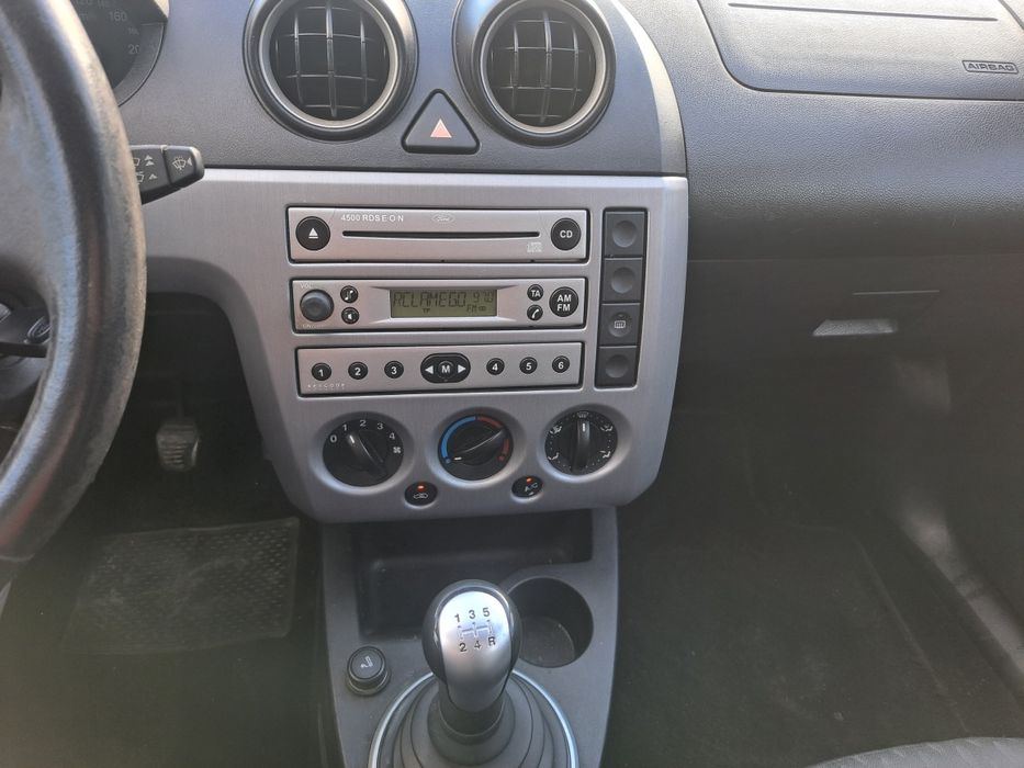 Ford fiesta 1.2 gasolina com A/C