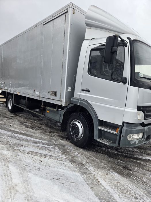 Mercedes-benz Atego izoterma winda