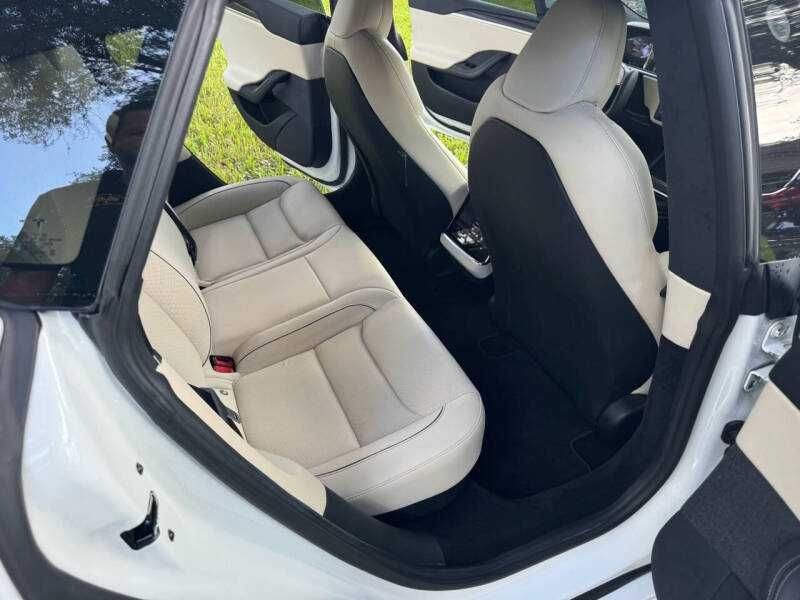 2021 Tesla Model S Plaid