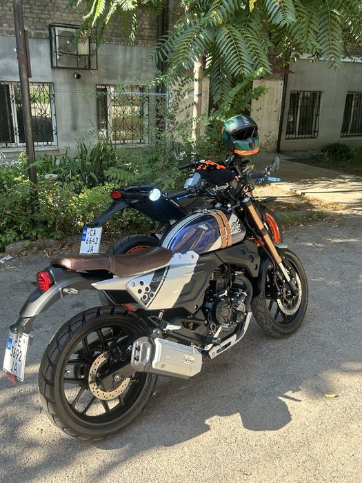 Продам мотоцикл Lifan KPM 200
