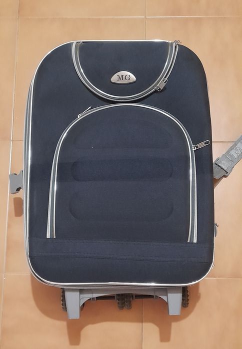 Troley pequeno em bom estado