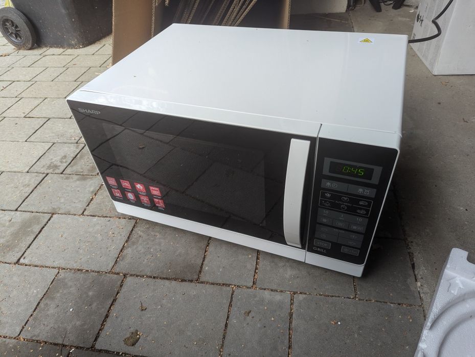 Kuchenka mikrofalowa sharp