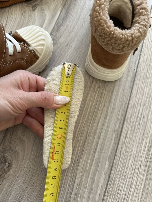 Весняна дитяча куртка зі взуттям