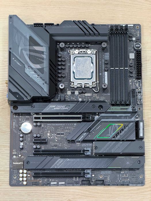 ASUS ROG Strix Z790-F Gaming WiFi