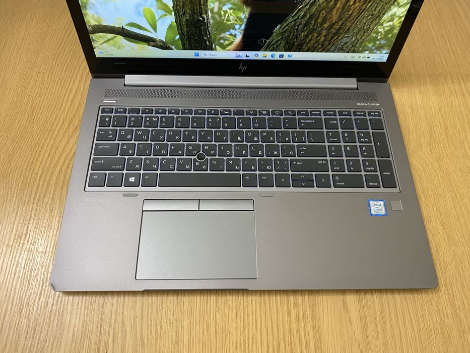 HP zBook 15u Toucn G5 i5-8250U/8-16/256 Radeon Pro 2Gb