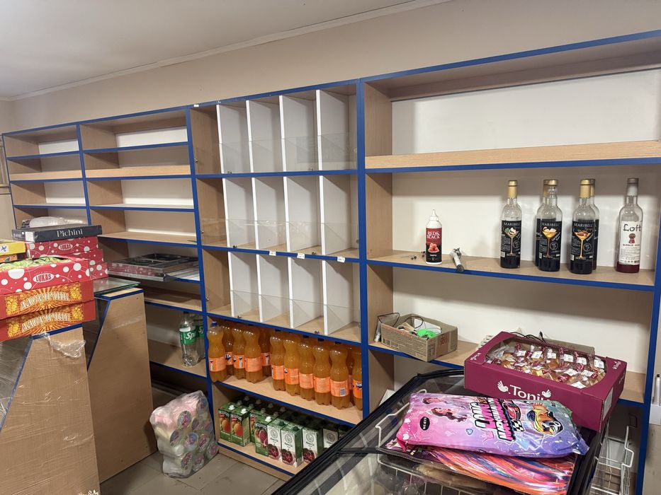 Стелажі для магазину