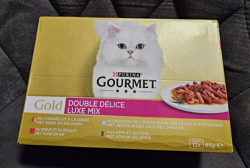 Karma gourmet mix smaków 85g 100 szt