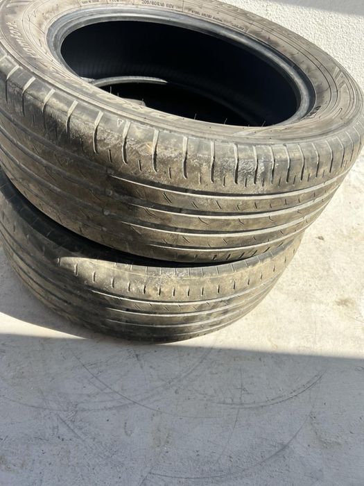 205/60/16 Toyo tires 2 pneus
