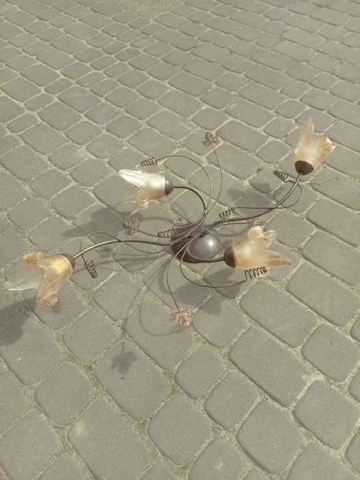Żyrandol, dwa rodzaje