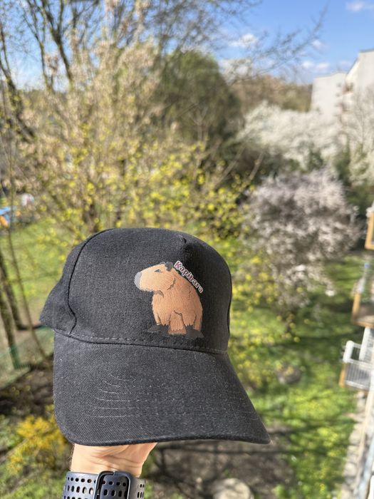 Czapka z daszkiem Kapibara nowa
