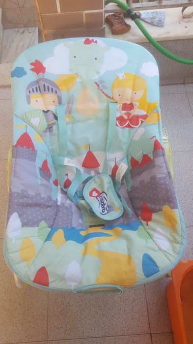 Espreguiçadeira  tanto  dá deitado  ou sentado  para bebés
