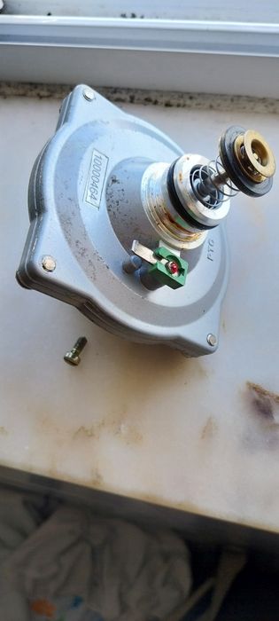 Vaillant Gas Servo Valve (Used)