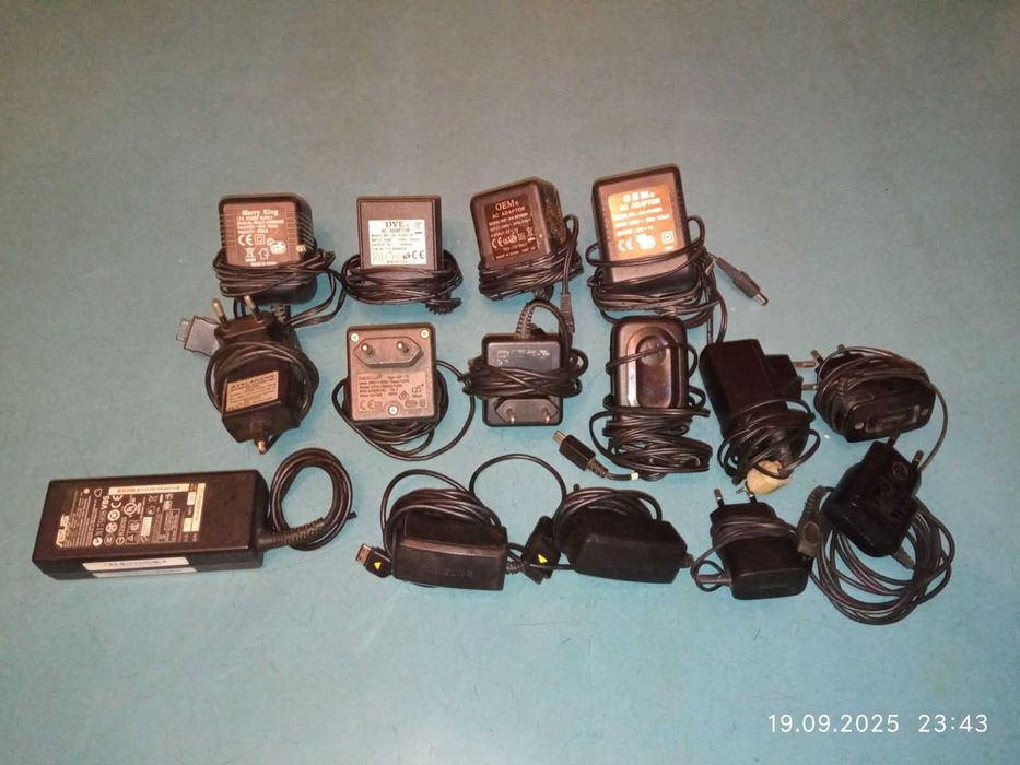 Блоки живлення та перехідники для зарядки від авто