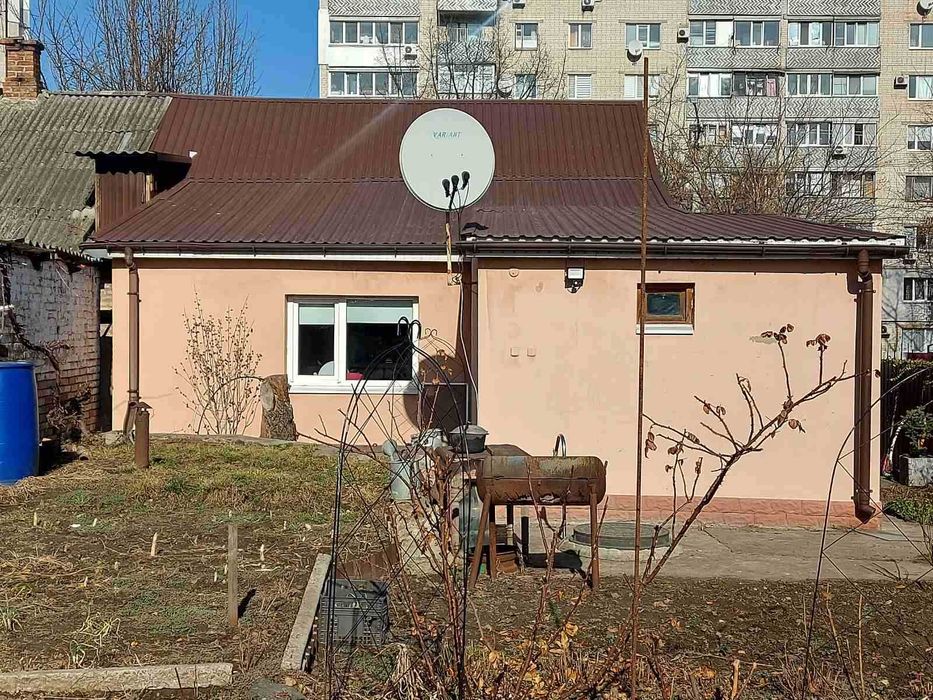 Продається гарна частина будинку з ремонтом в районі Сєдова