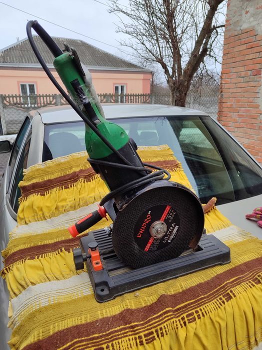 Шлифмашина Hitachi G23SR 230 мм, 2000 Вт + стойка Dnipro-M AGS-230M