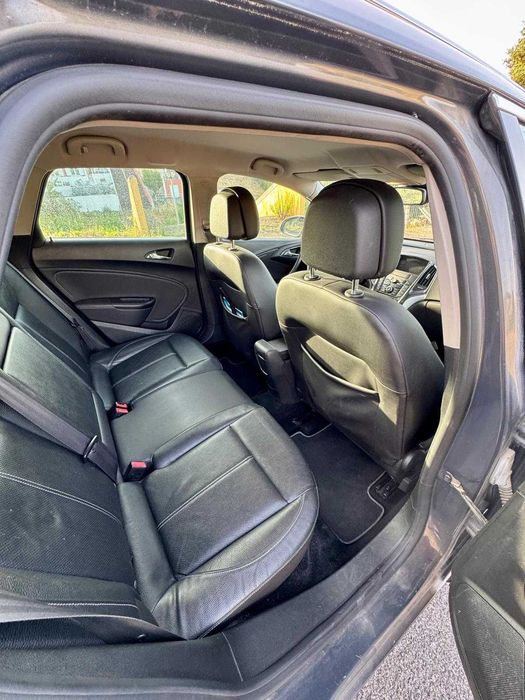 Opel Astra J 2.0 CDti Caixa Automática