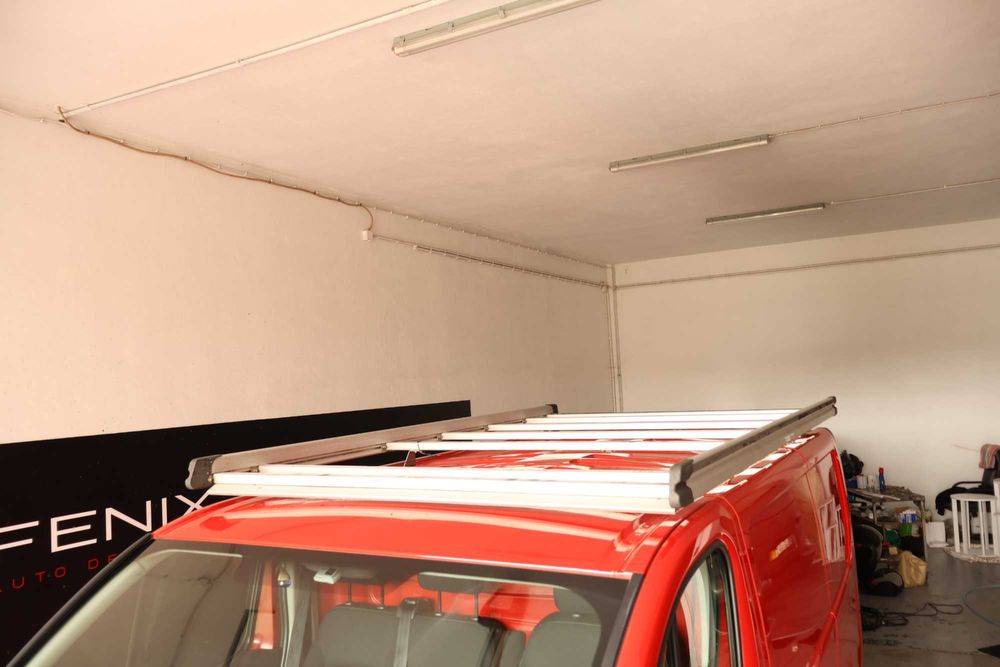 Renault Trafic 3  com barras no tejadilho