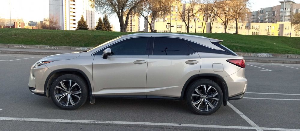 Офіційний Lexus RX 2016