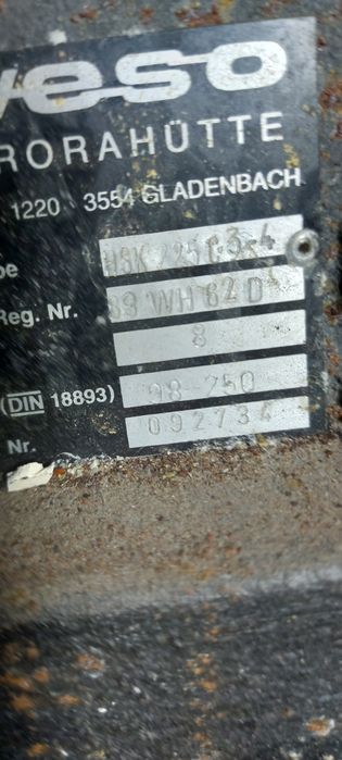 Niemiecki kominek kaflowy, wolnostojacy z piekarnikiem.