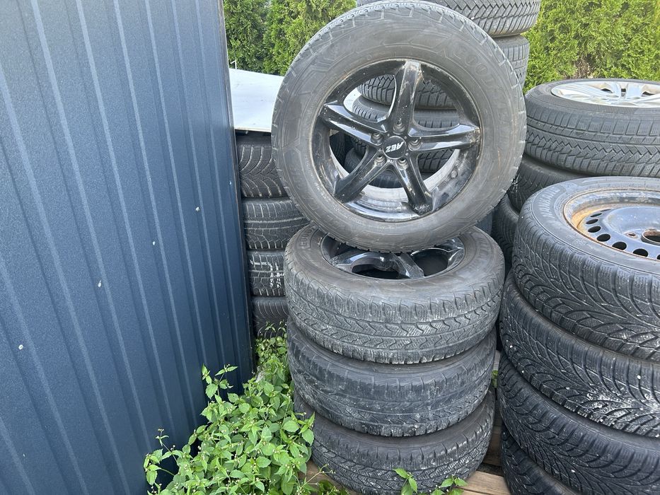 Opony zimowe Goodyear UltraGrip 215/65r16C z felgami alu 5x108 Ford